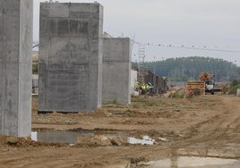 Obras del primer tramo del Ave a Cantabria en Palencia.