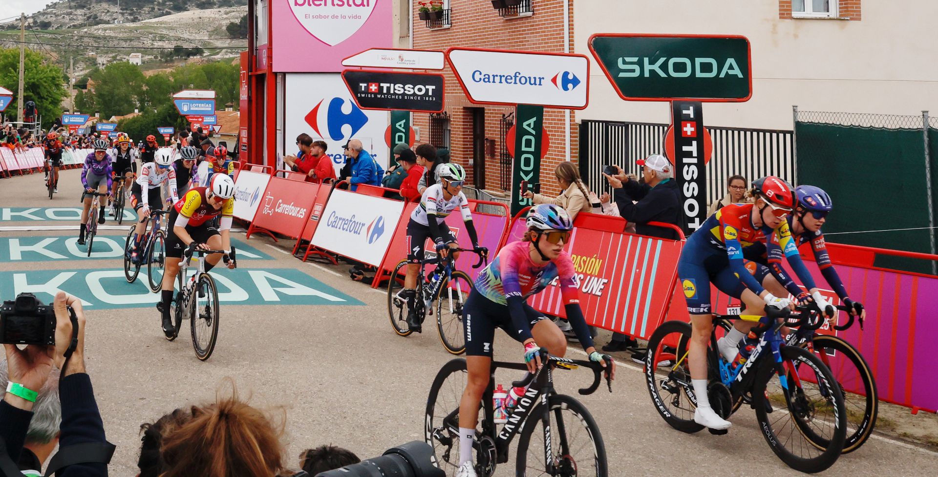 Así ha sido la llegada de La Vuelta Femenina a Baltanás