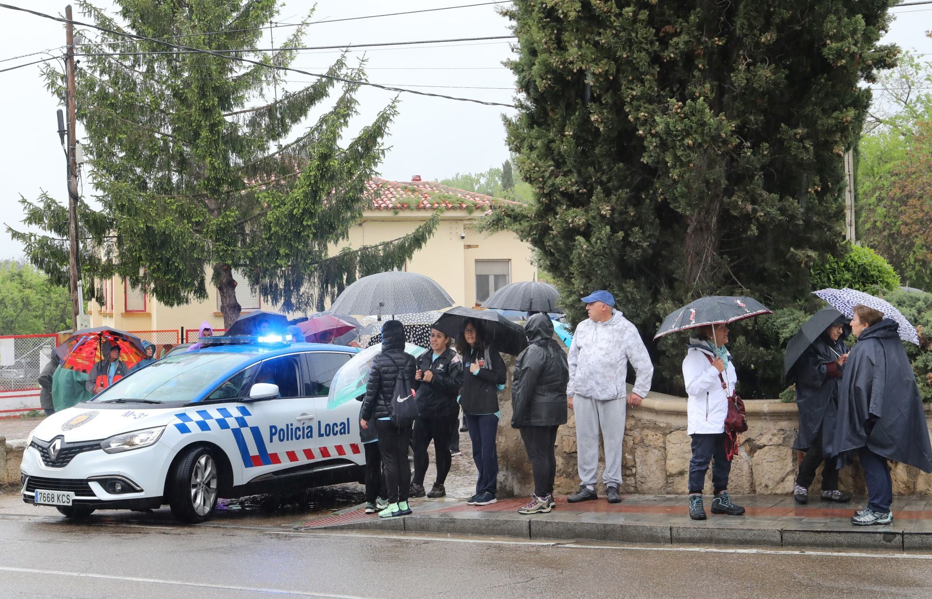 Aspanis desafía a la lluvia