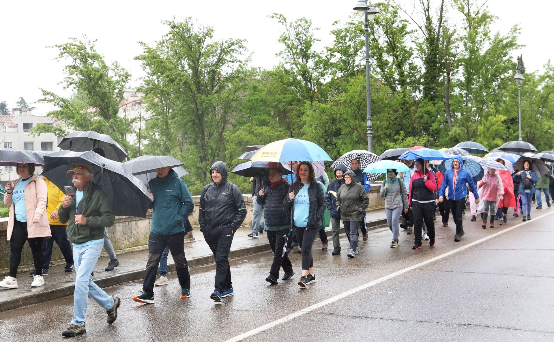 Aspanis desafía a la lluvia