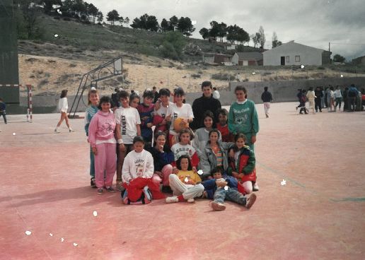 Equipo infantil y cadete femenino de baloncesto. 3 de junio de 1988.