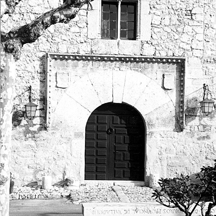 Casa solariega de los condes de Patilla en Mojados. 23 de abril de 2000.