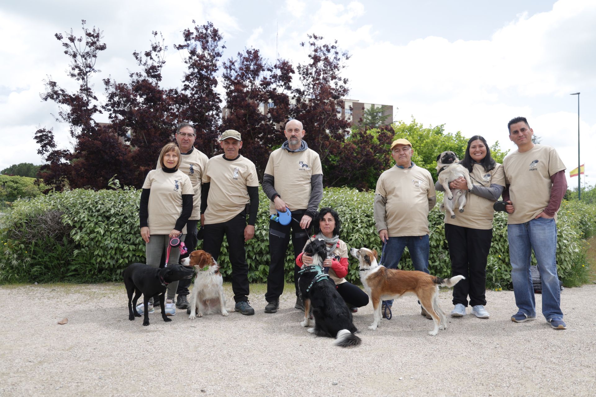 Los bailes latinos en Portugalete y el desfile de perros de San Isidro, en imágenes