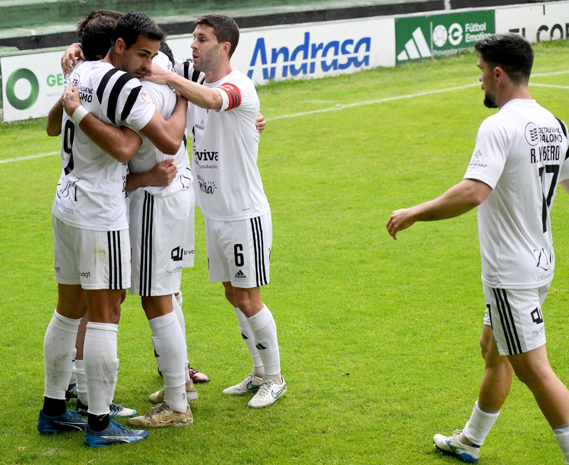 Fotos del partido entre el Sestao y la Segoviana
