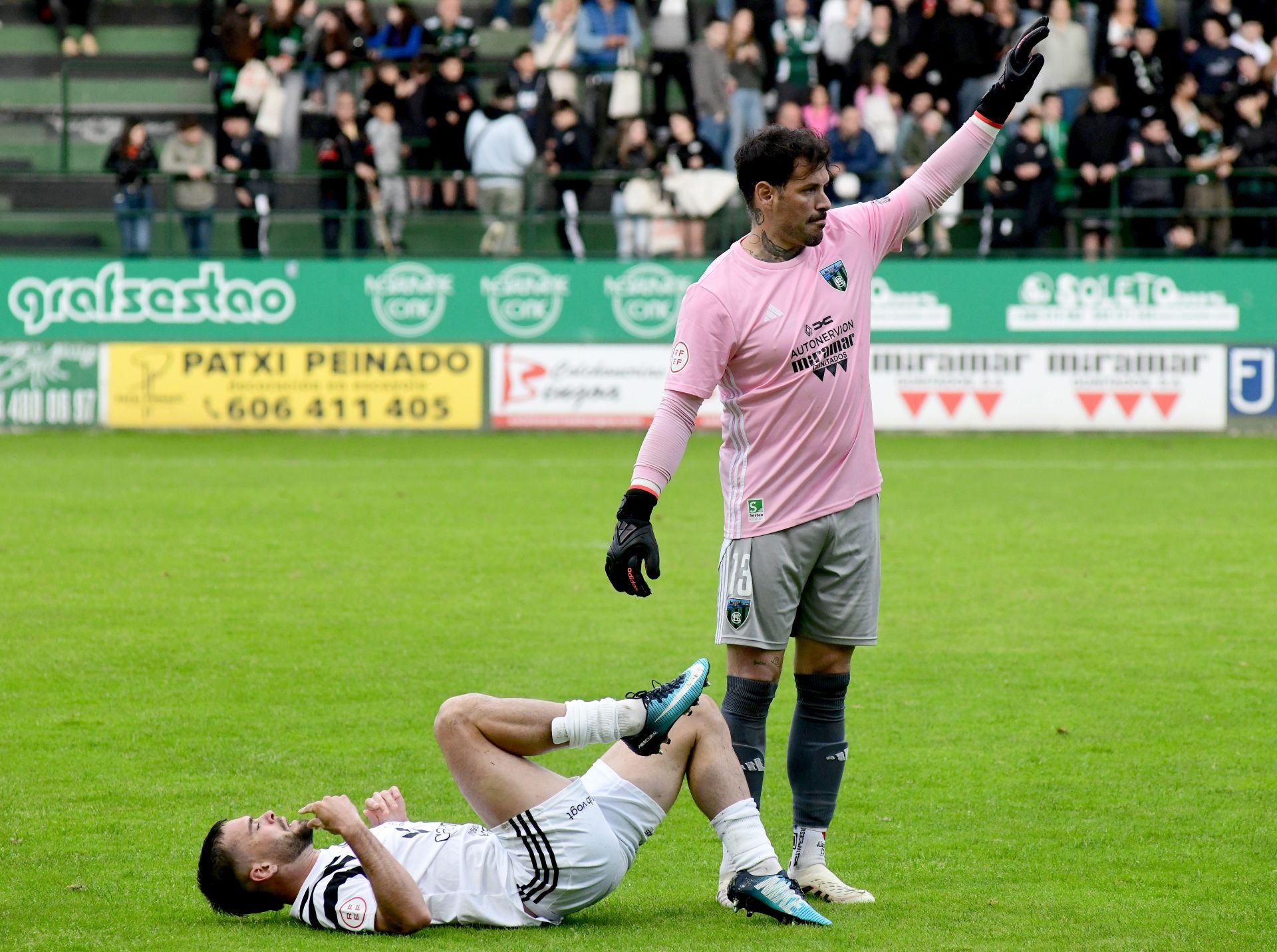 Fotos del partido entre el Sestao y la Segoviana