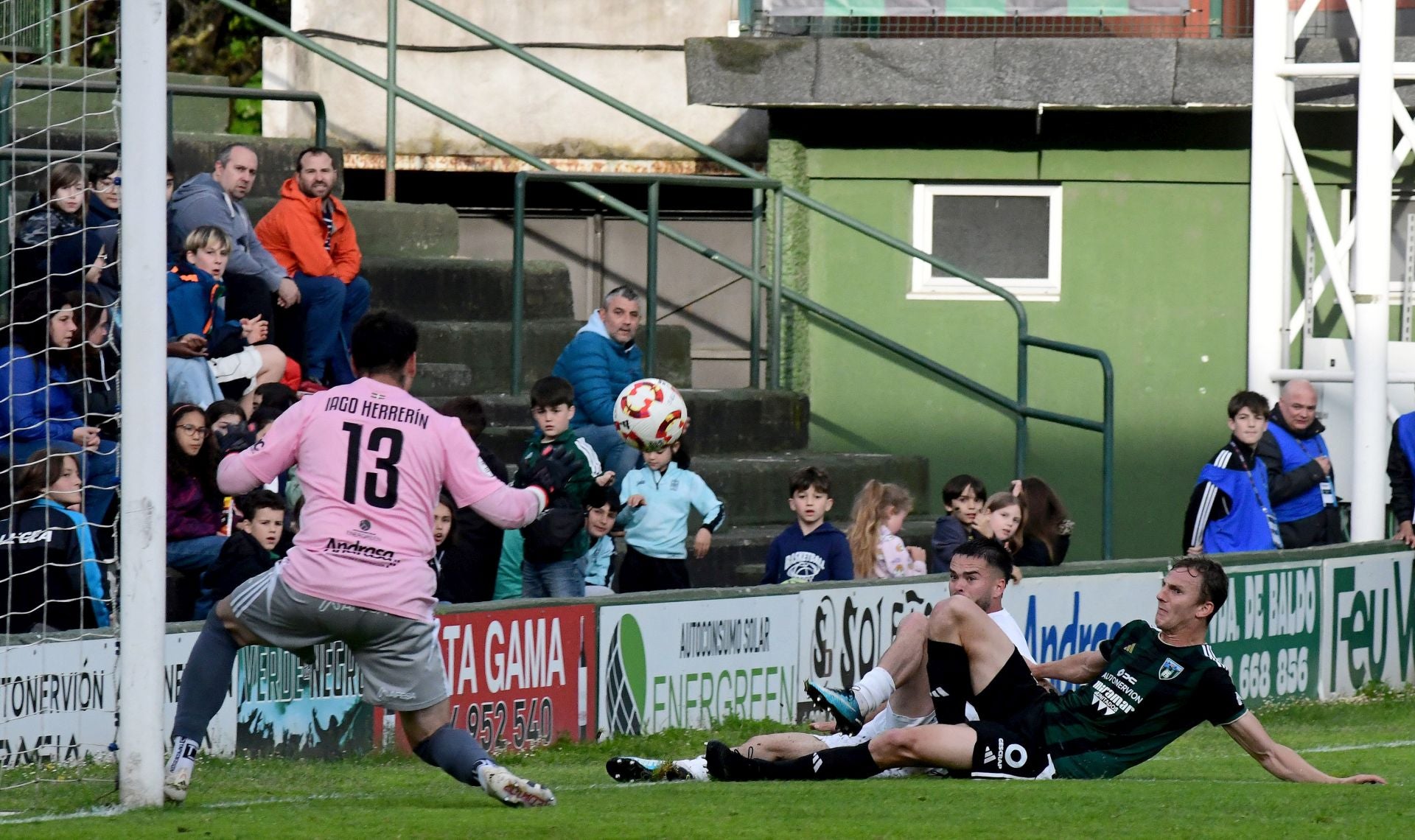 Fotos del partido entre el Sestao y la Segoviana