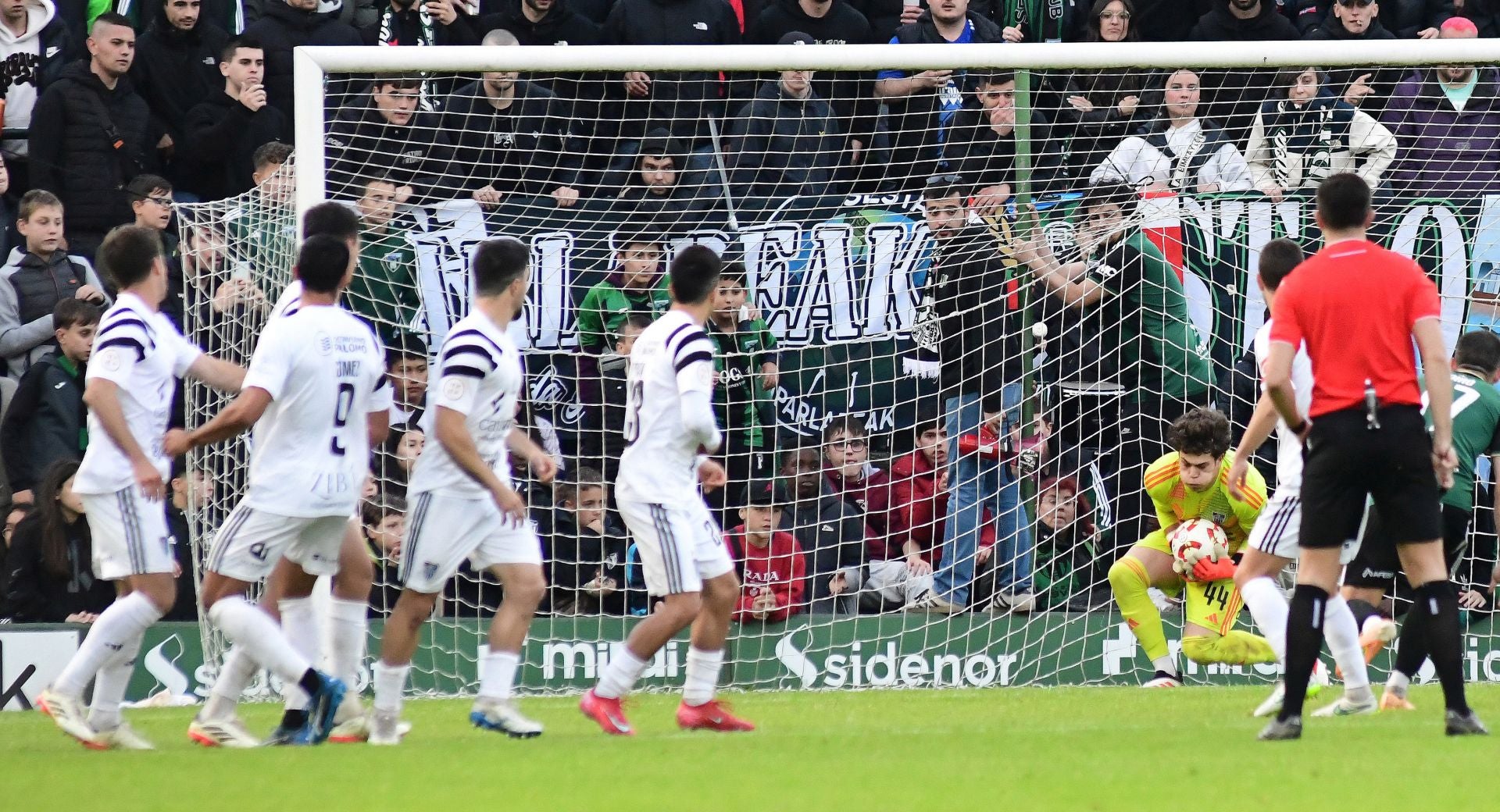Fotos del partido entre el Sestao y la Segoviana