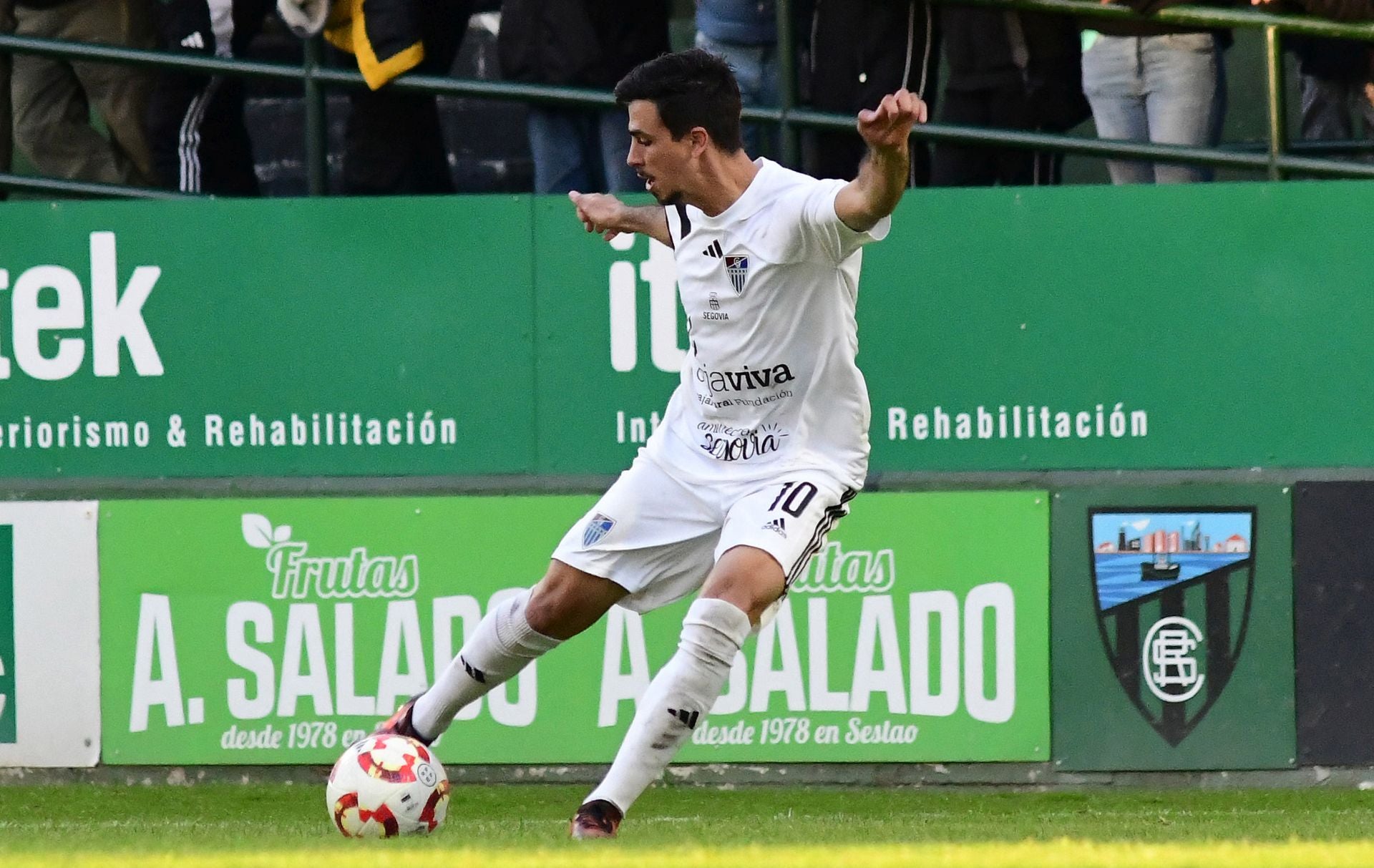 Fotos del partido entre el Sestao y la Segoviana