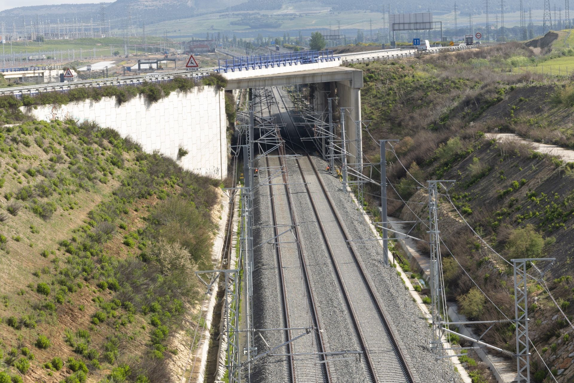 La variante Este de los talleres Renfe, en imágenes