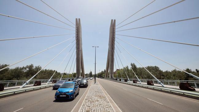 ¿Con qué nombre fue bautizado el Puente de la Hispanidad?