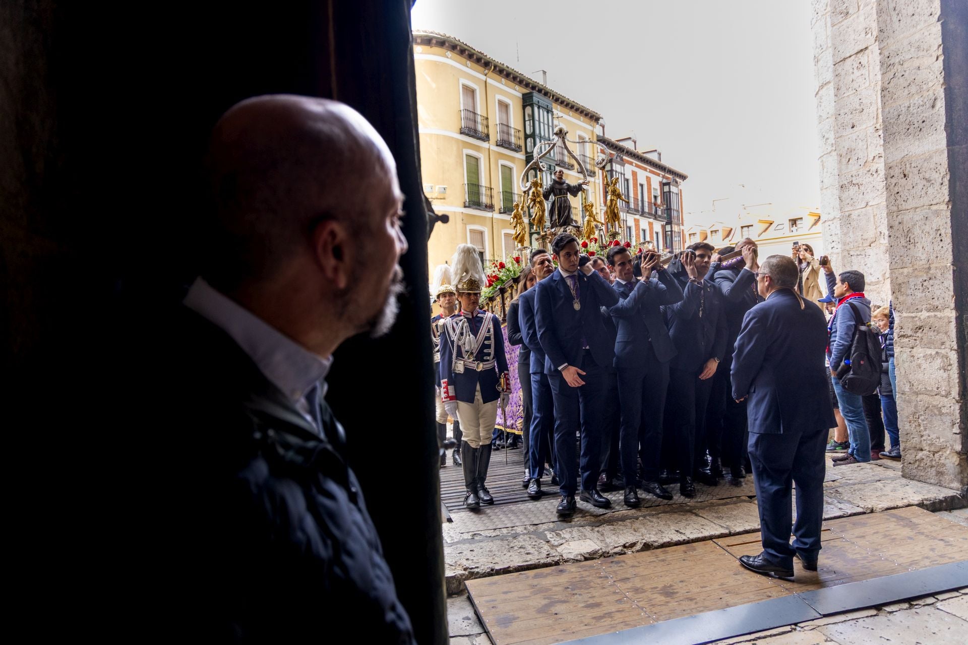 La ofrenda floral y la procesión de San Pedro Regalado en Valladolid