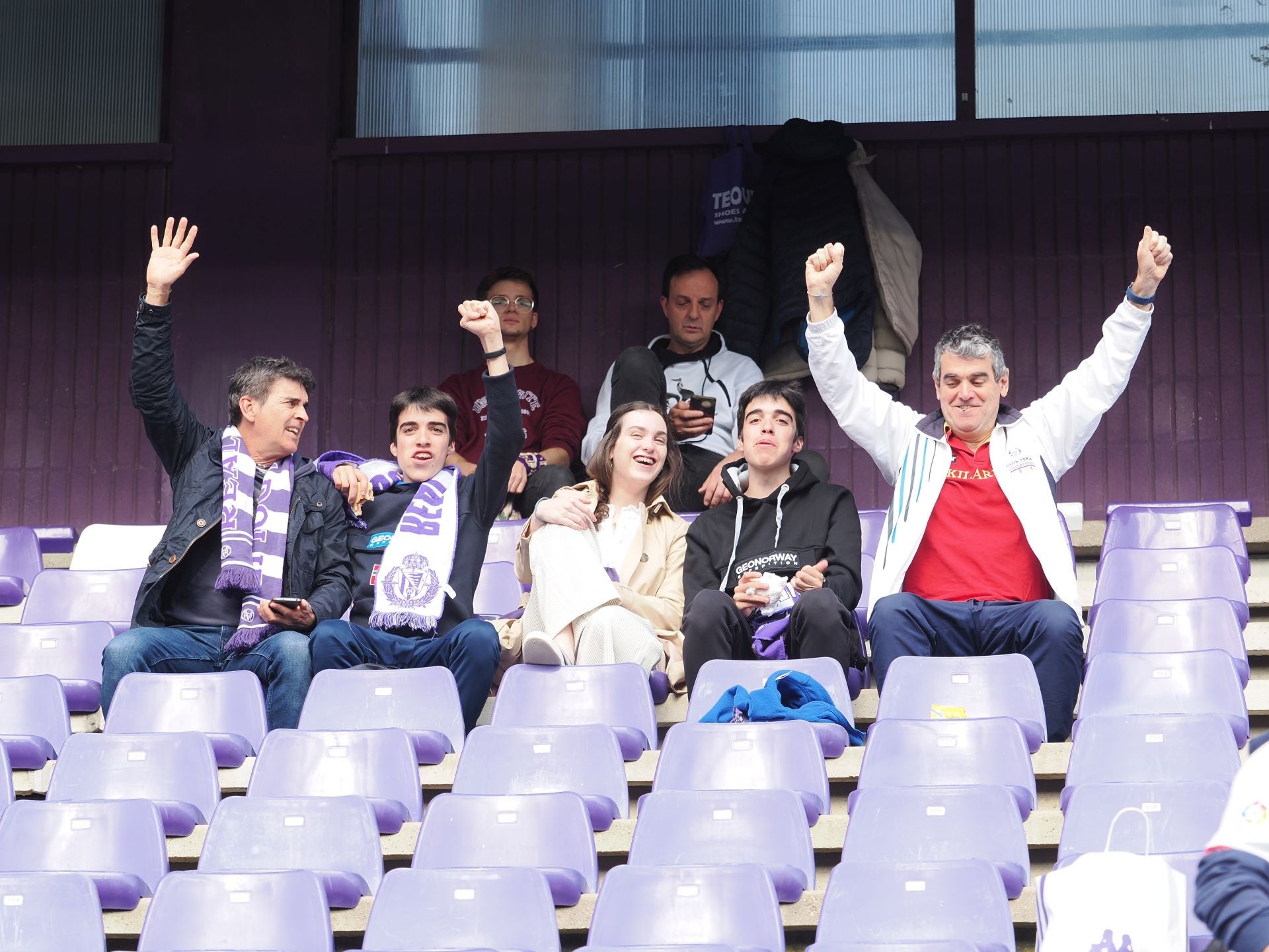 Búscate en la grada del Real Valladolid - Girona (2/3)