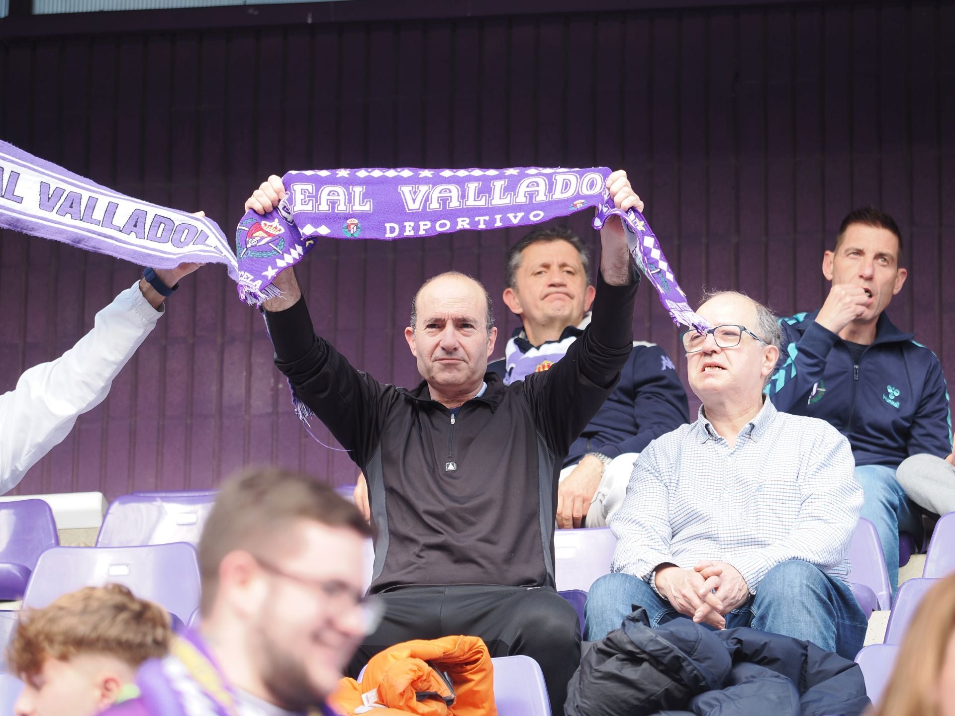 Búscate en la grada del Real Valladolid - Girona (2/3)