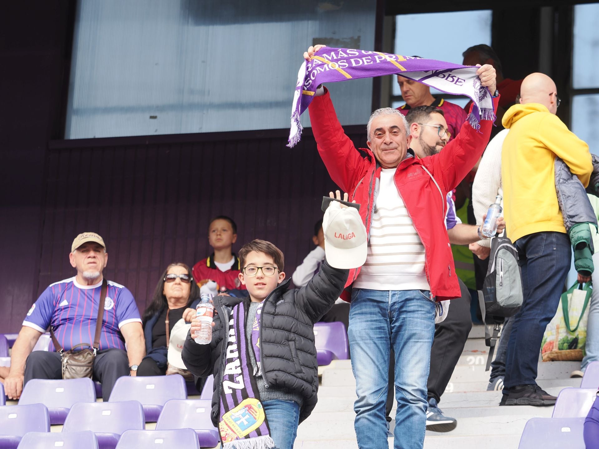 Búscate en la grada del Real Valladolid - Girona (2/3)
