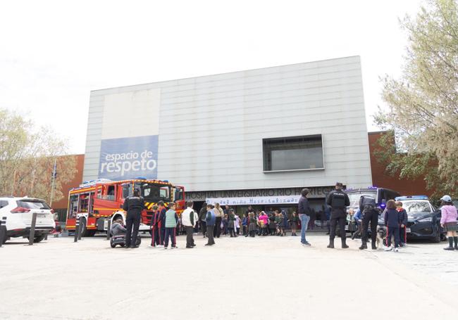 Entrada al Hospital Universitario Río Hortega, este lunes,