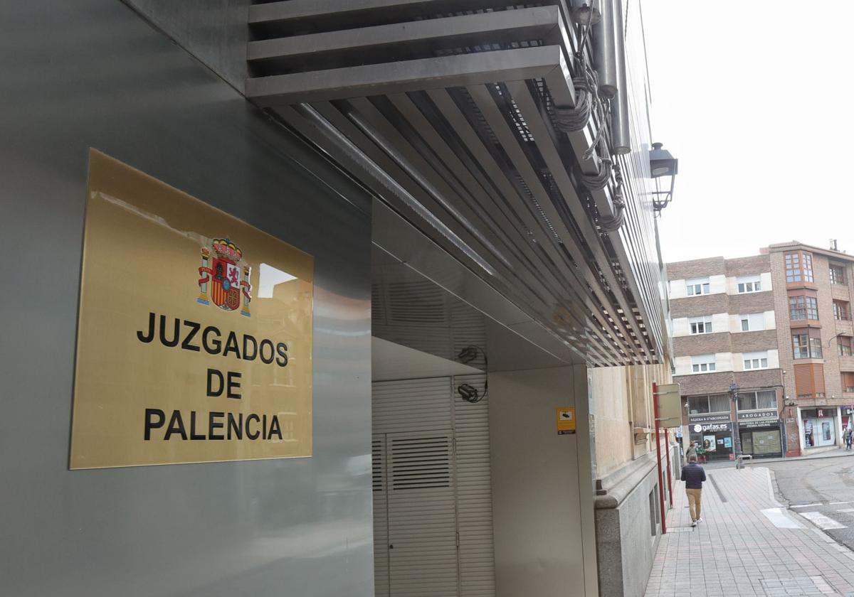 Sede judicial de la calle Menéndez Pelayo, en el antiguo edificio del Banco de España.