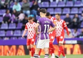 Moro, cabizbajo tras el gol del Girona FC.