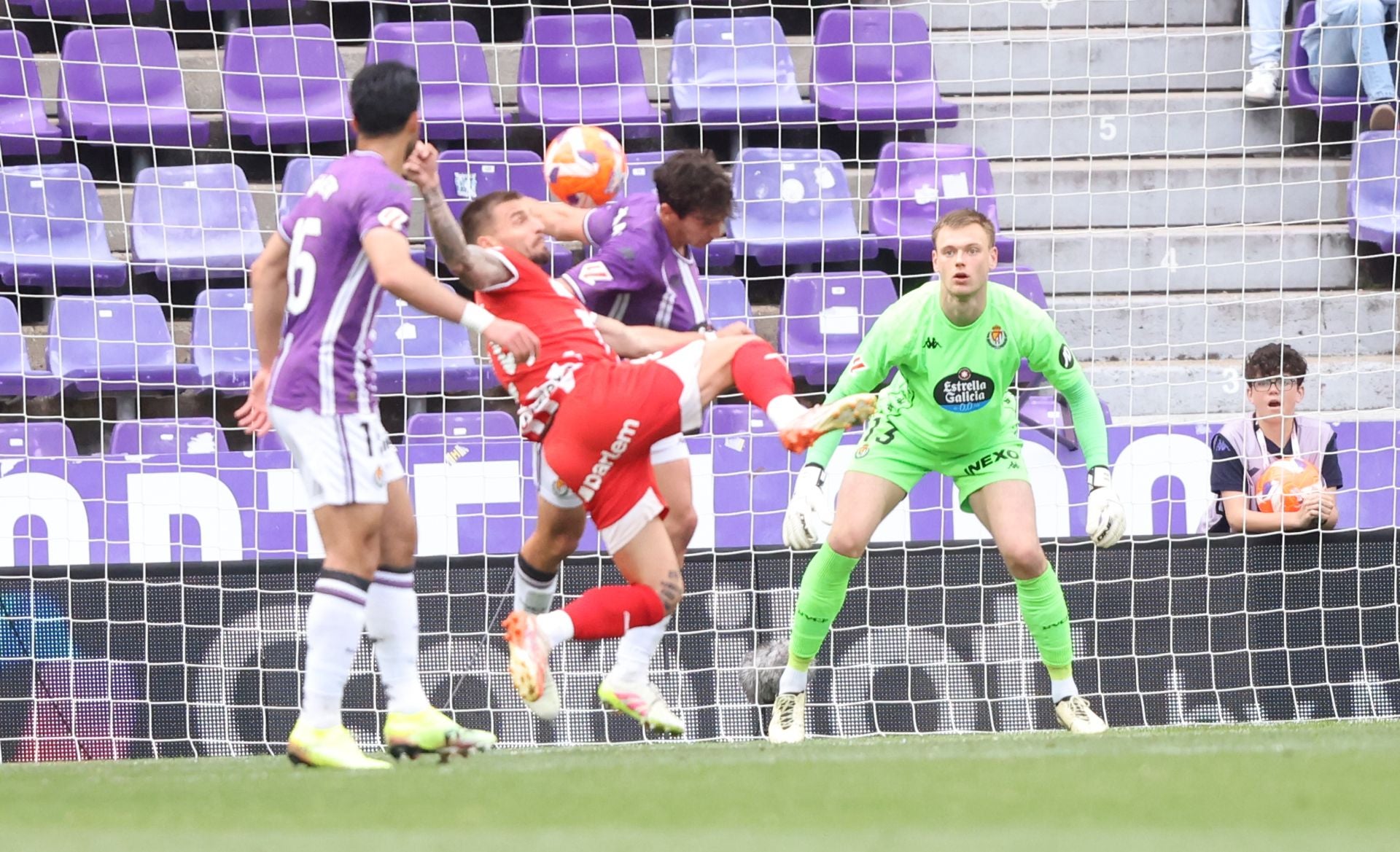 La derrota del Real Valladolid ante el Girona, en imágenes