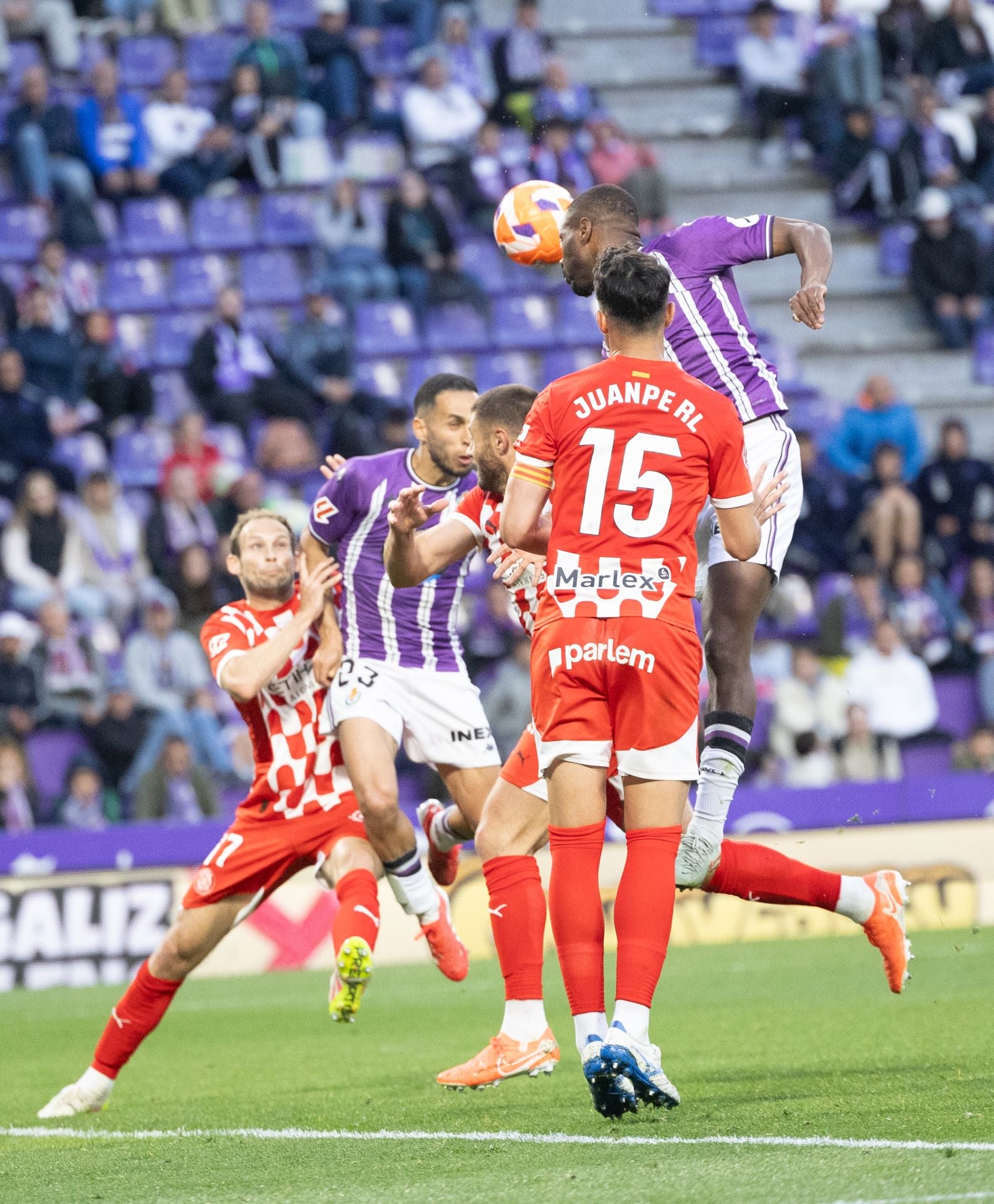La derrota del Real Valladolid ante el Girona, en imágenes