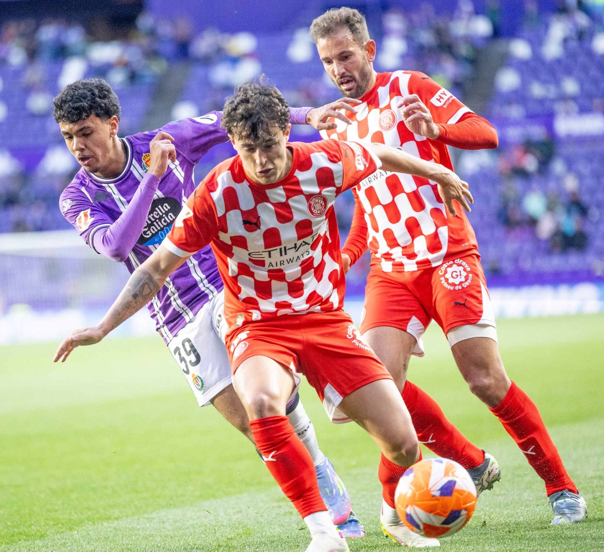 La derrota del Real Valladolid ante el Girona, en imágenes