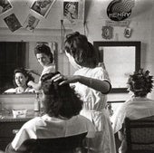 'Peluquería de señoras' (Sama de Langreo, 1946), de Valentín Vega. (
