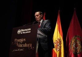 El presidente de la Diputación de Valladolid, Conrado Íscar, en la gala de entrega de los Premios de Viticultura 'El Alma del Vino'.