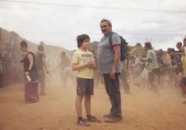 Un pasaje de 'Sirât', de Oliver Laxe, con Bruno Núñez y Sergi López.
