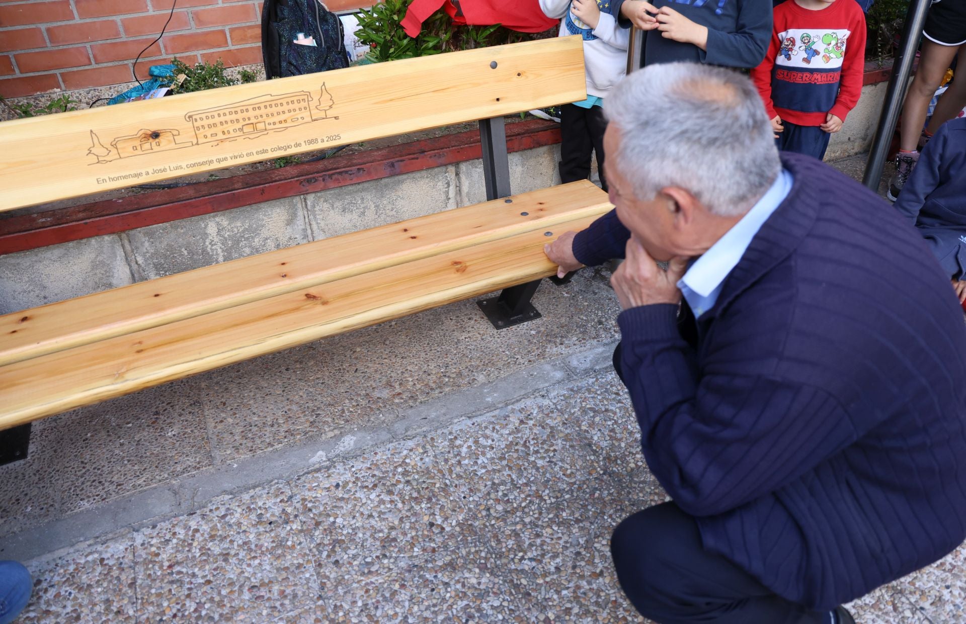 Las imágenes del homenaje al conserje José Luis Cuadrado en Valladolid