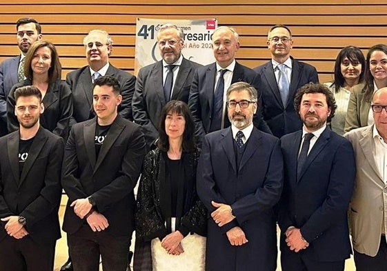 Carlos Pollán, presidente de las Cortes, Rubén de Pedro, director general de Ascensores Zener, y Antonio Largo, rector de la Universidad de Valladolid.