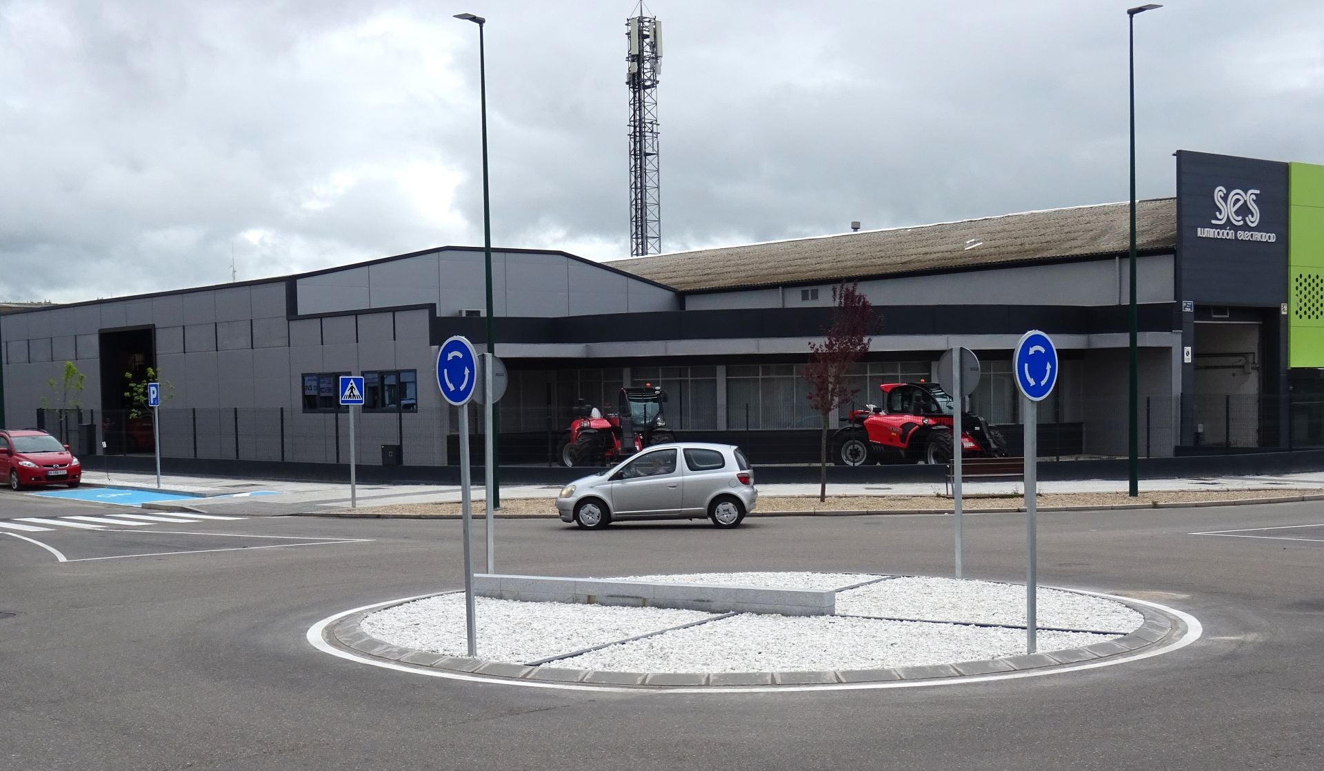 Fin de las obras en la Avenida El Norte de Castilla en el Polígono de Argales