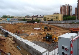 Obras de construcción del Mercadona en la calle Joaquín Velasco Martín de Huerta del Rey.