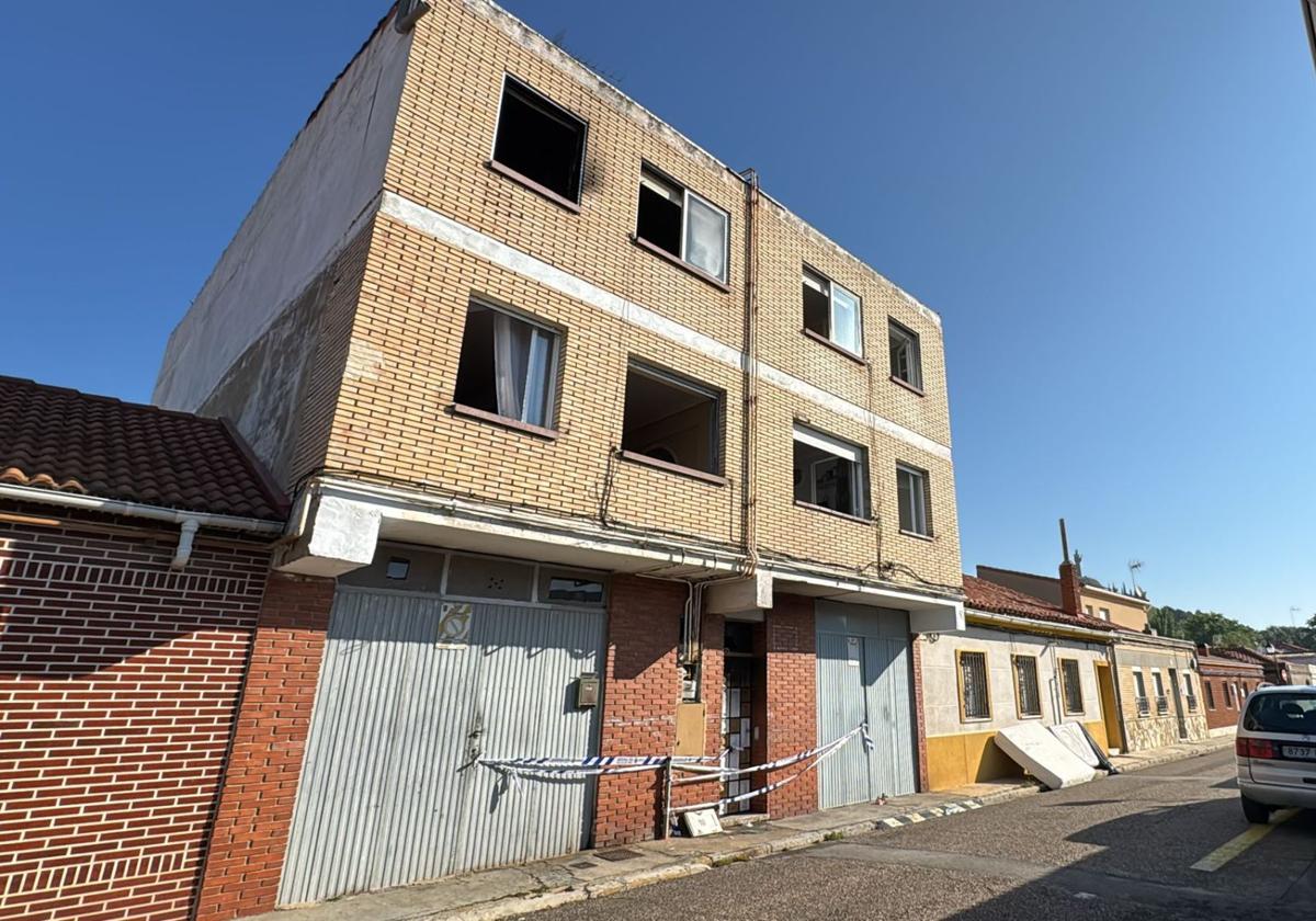 Catorce personas trasladadas al hospital por el incendio en una vivienda del Cristo