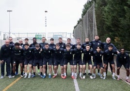 Plantilla del CD Betis que aspira a regresar a Tercera un cuarto de siglo después.