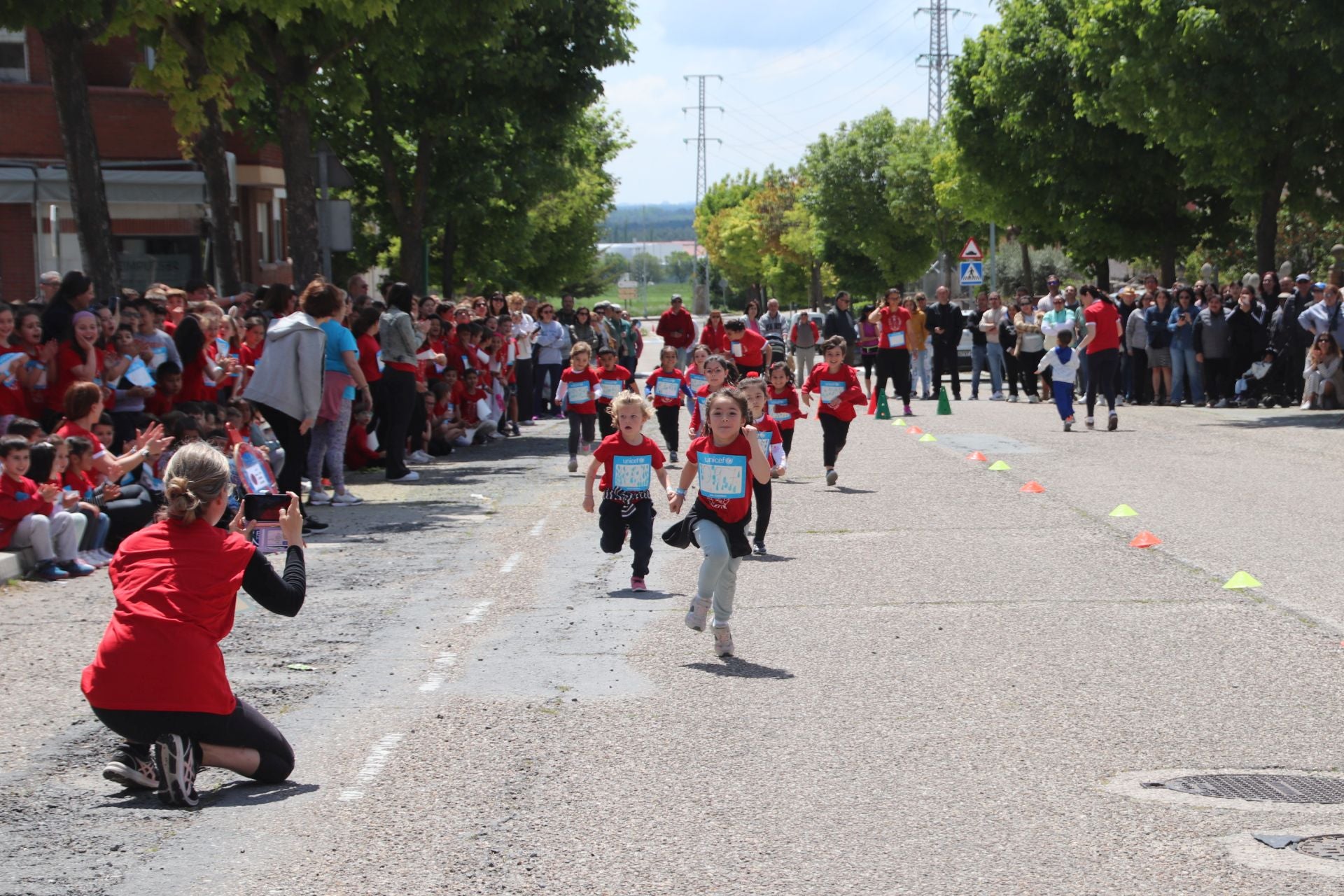 Fotografías de la carrera solidaria en el colegio Santa Clara de Cuéllar