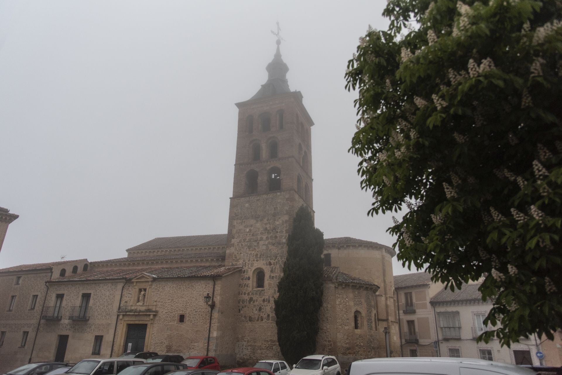 Fotos: Segovia amanece envuelta en niebla
