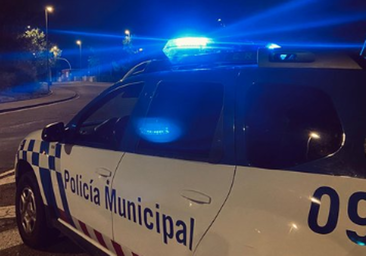 Detenido por abofetear y lanzar una botella a su hermana en plena calle