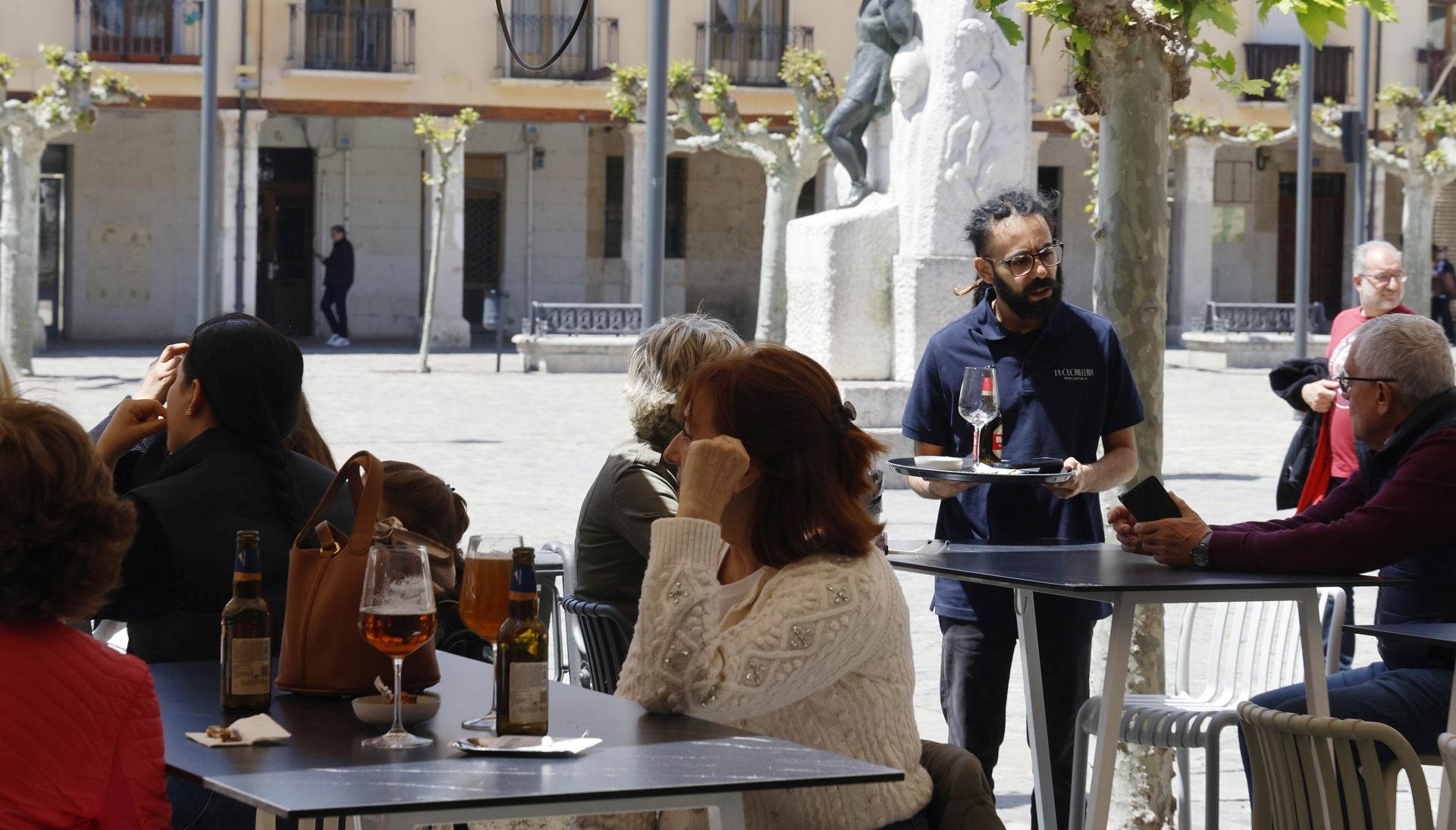 El buen tiempo anima las terrazas hosteleras en Palencia