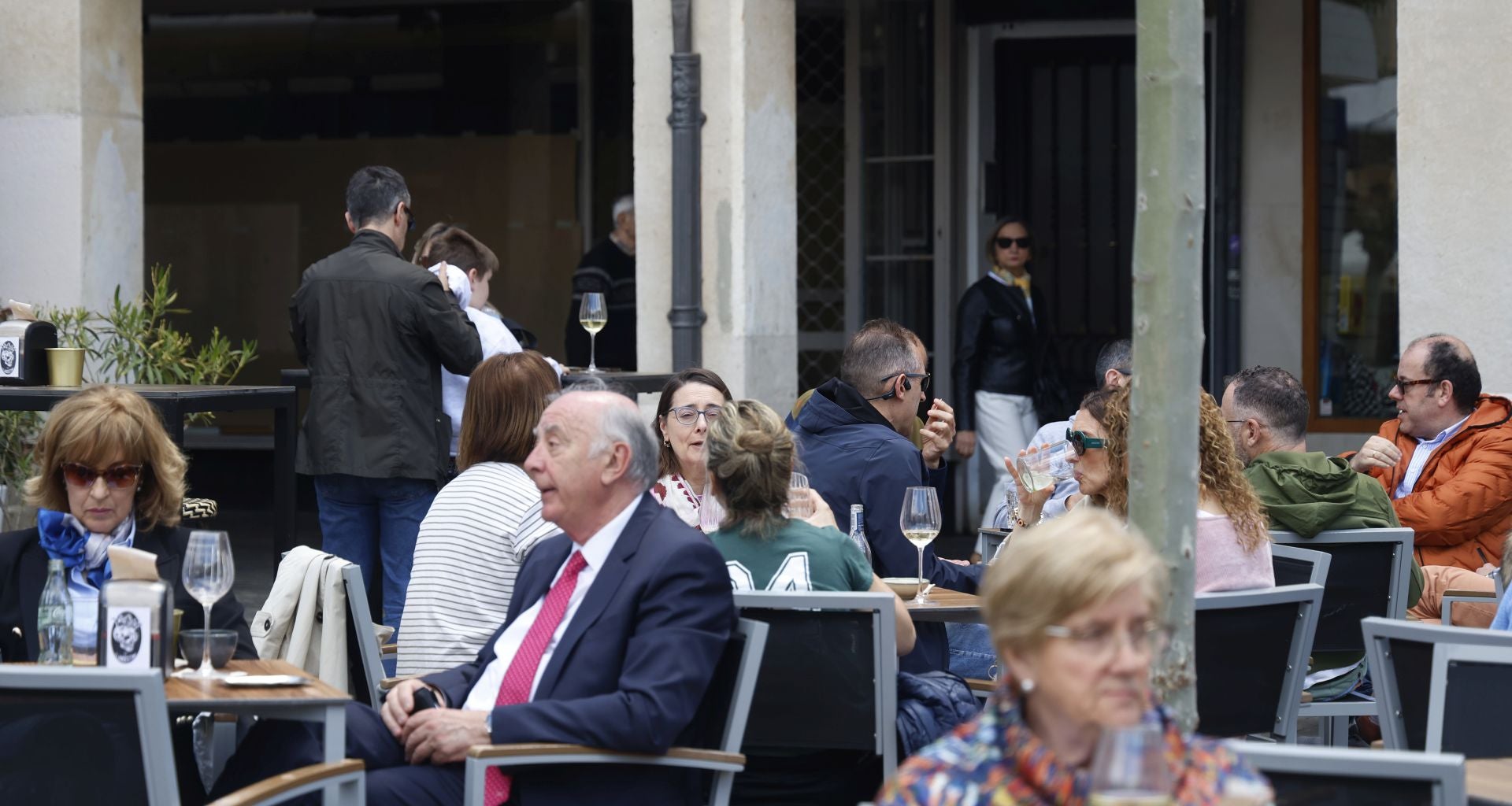 El buen tiempo anima las terrazas hosteleras en Palencia