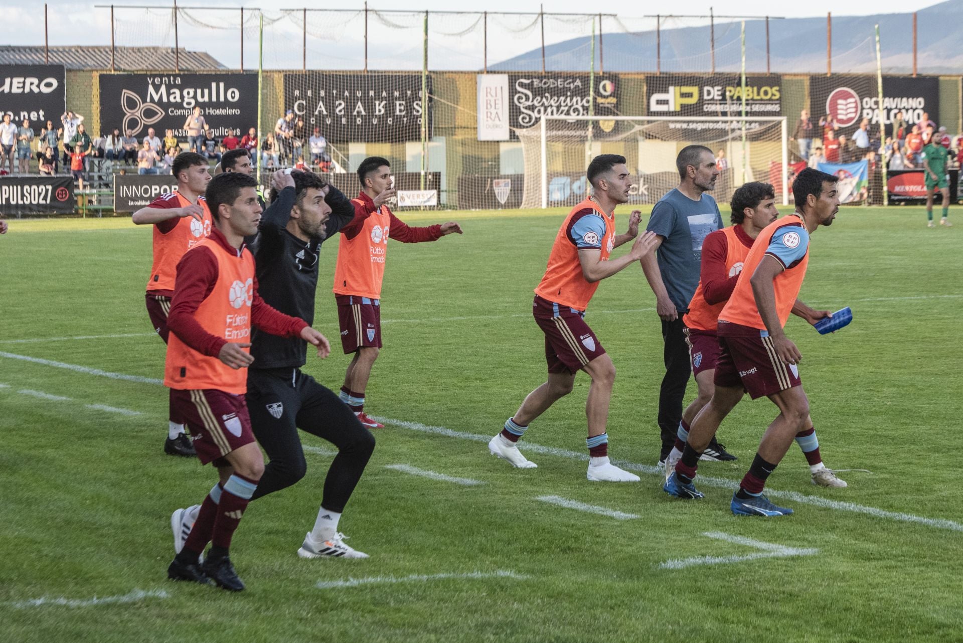 Fotos: desilusión en La Albuera tras el descenso de la Segoviana