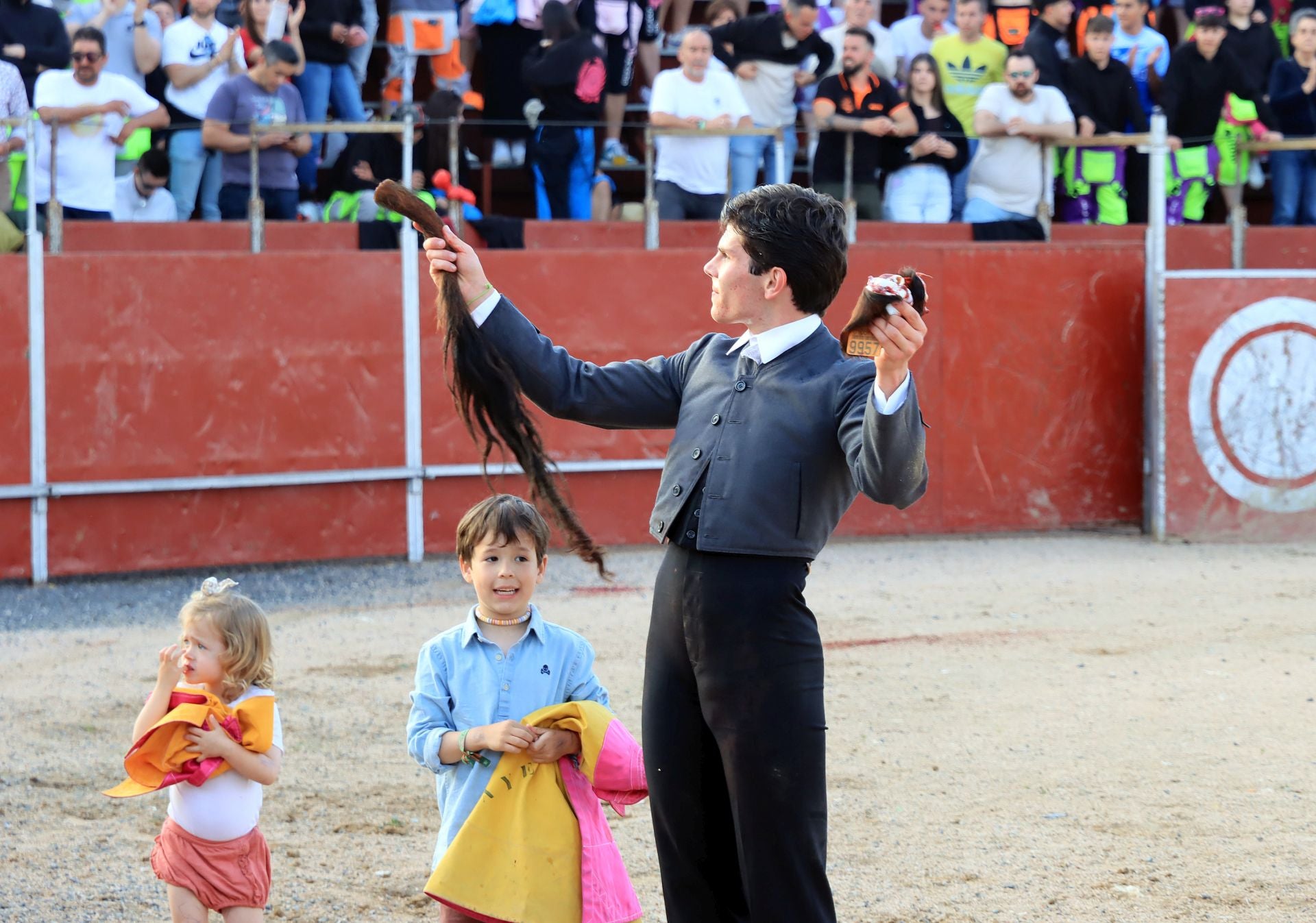 El festival taurino en La Lastrilla, en imágenes