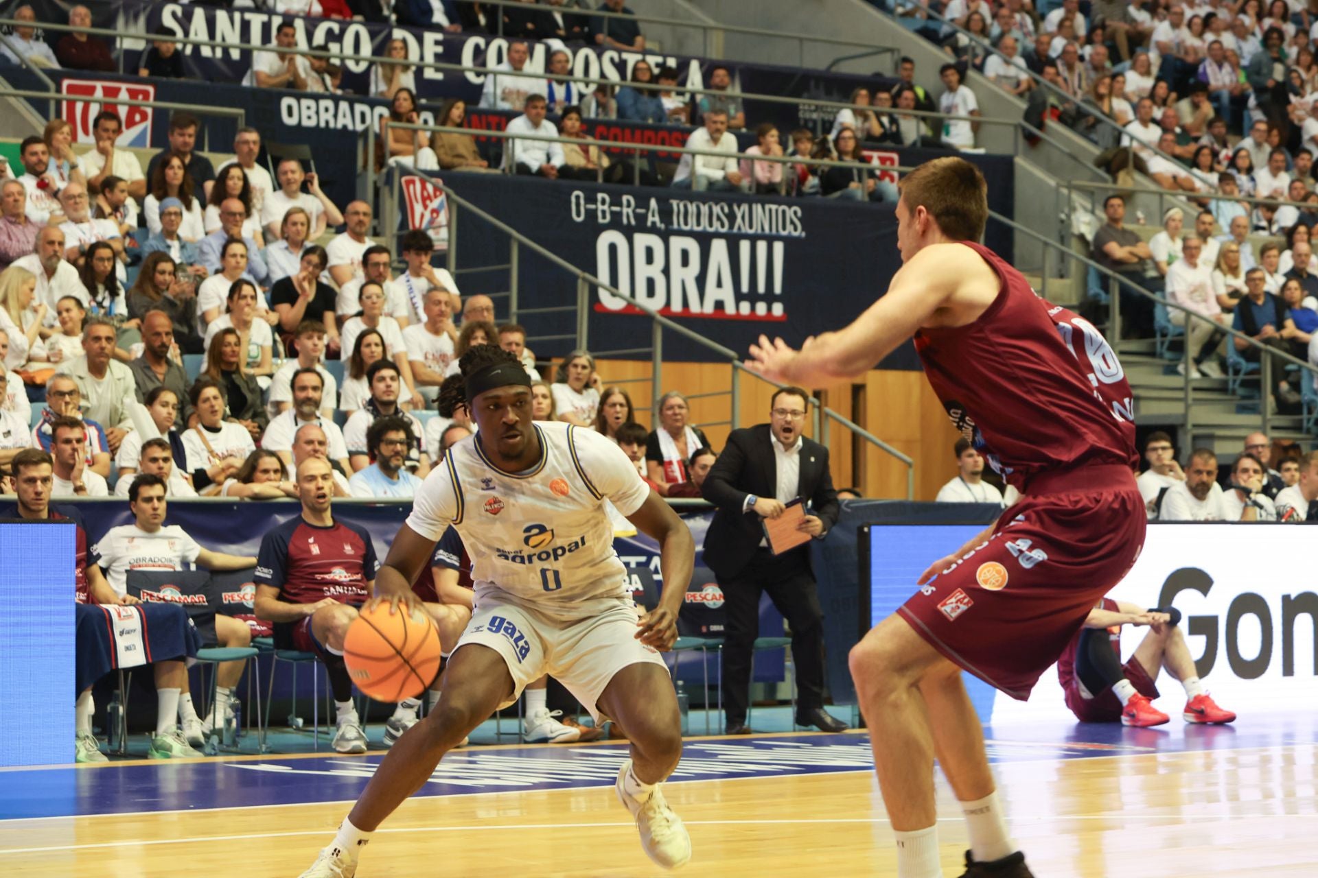 El Palencia gana el segundo partido en Santiago