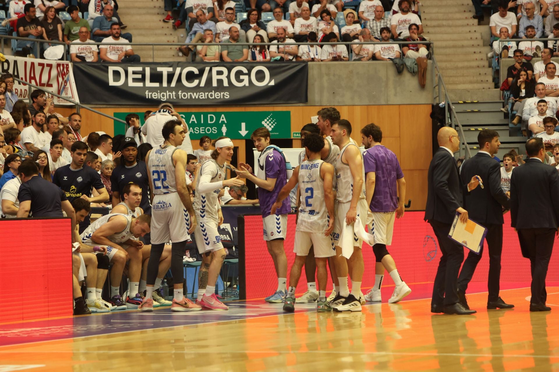 El Palencia gana el segundo partido en Santiago