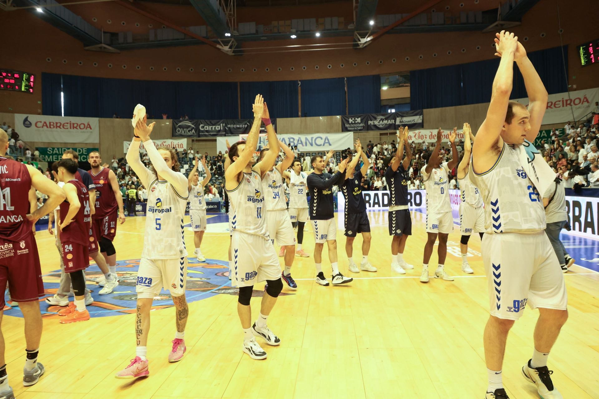 El Palencia gana el segundo partido en Santiago