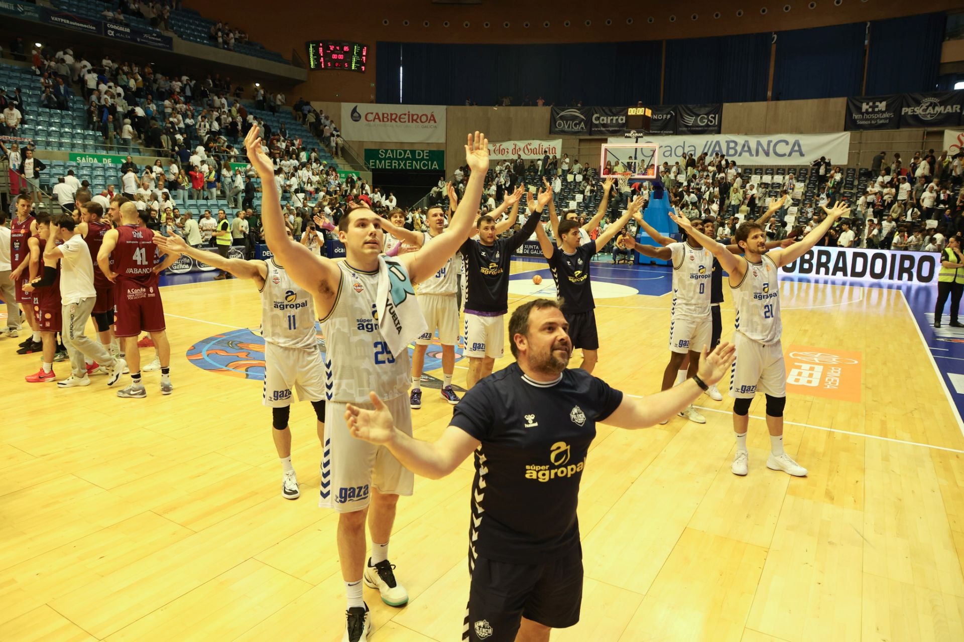El Palencia gana el segundo partido en Santiago