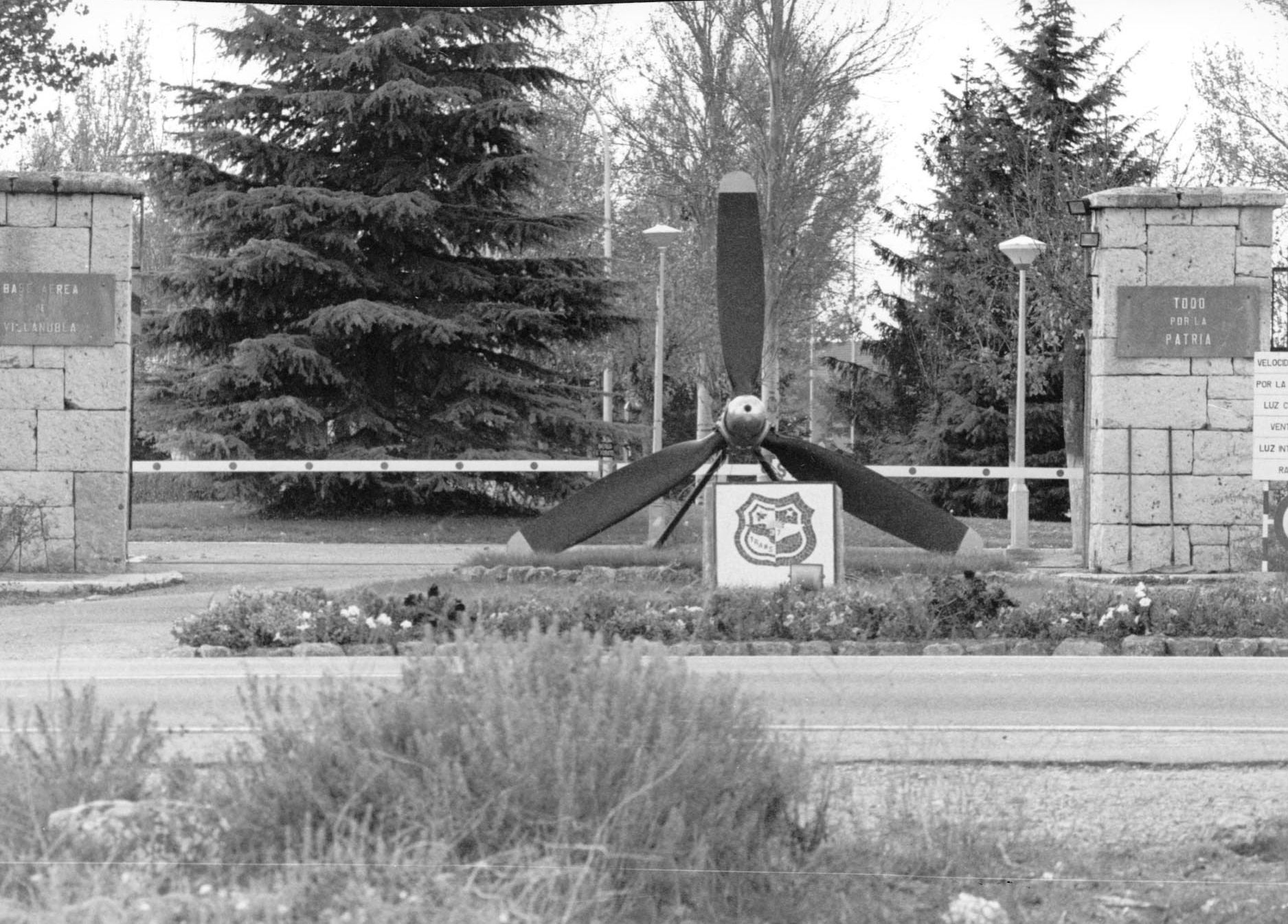 Entrada a la Base Aérea. 1 de enero de 1990.