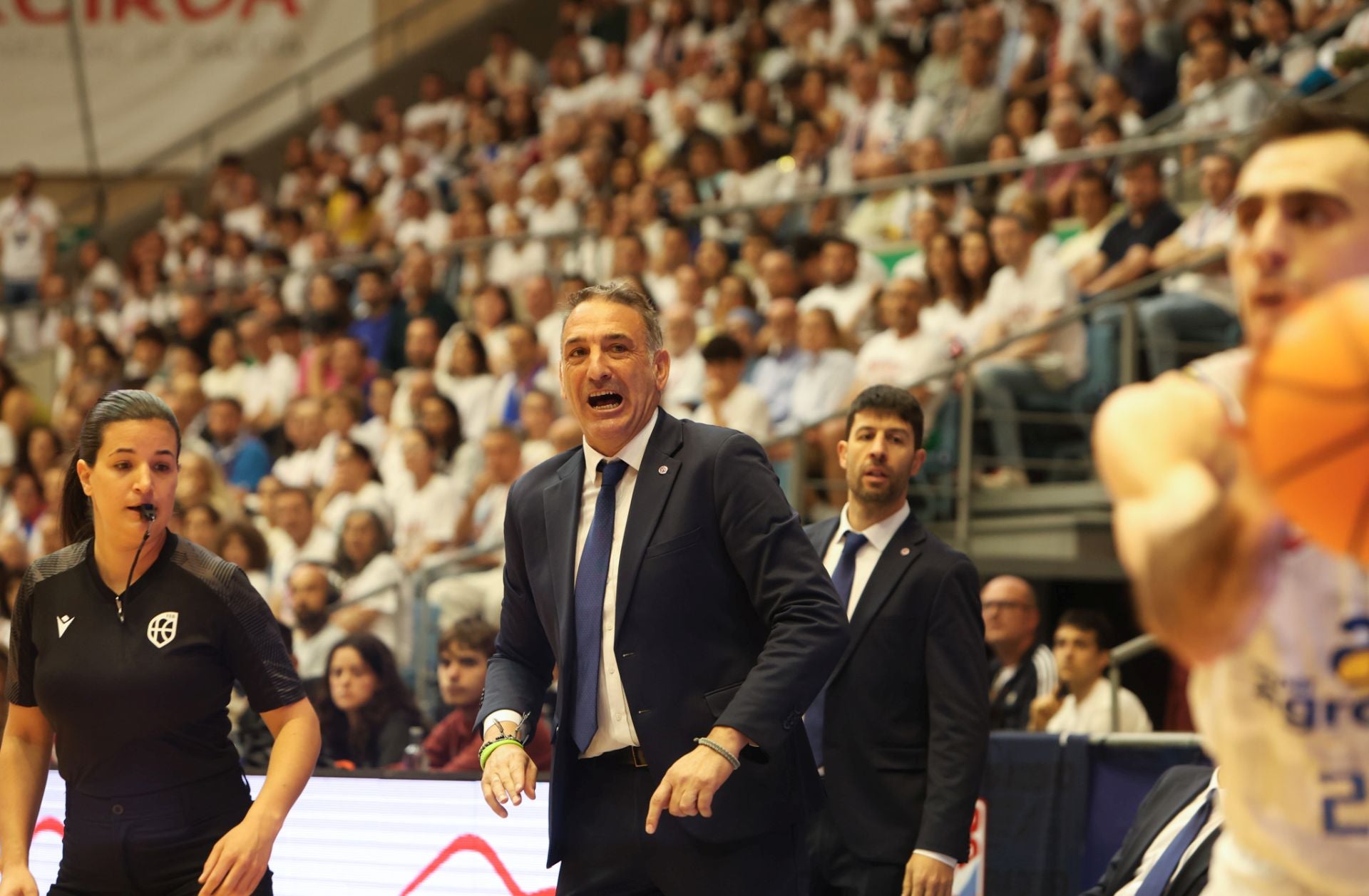 El Palencia gana el segundo partido en Santiago