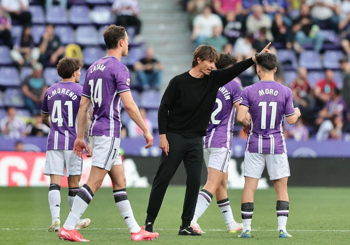 El Pucela cae de penalti ante el Alavés, que logra la permanencia en Zorrilla