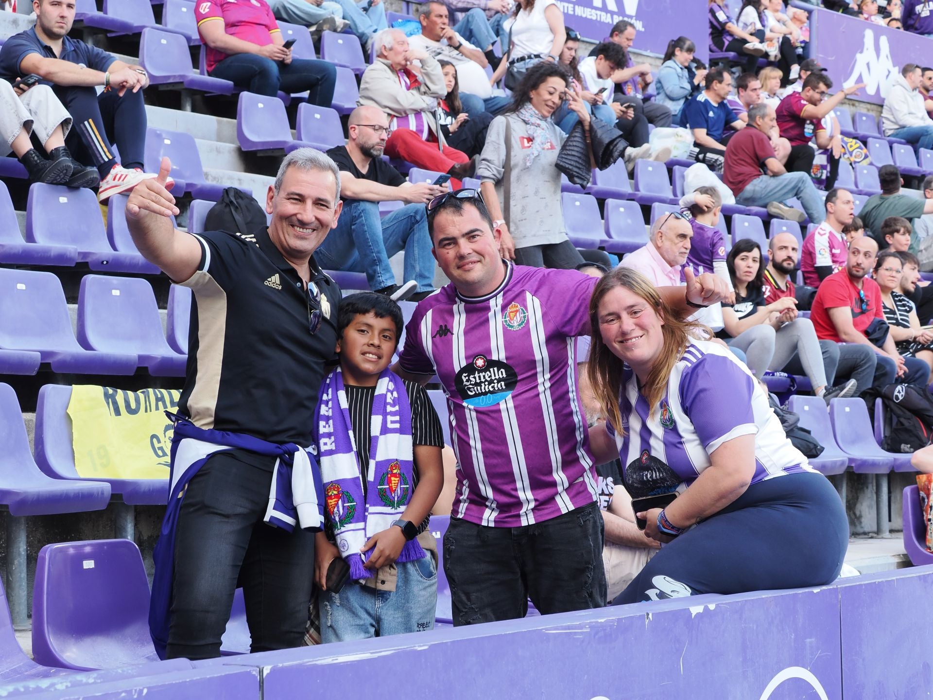 Búscate en la grada del estadio José Zorrilla (1/4)