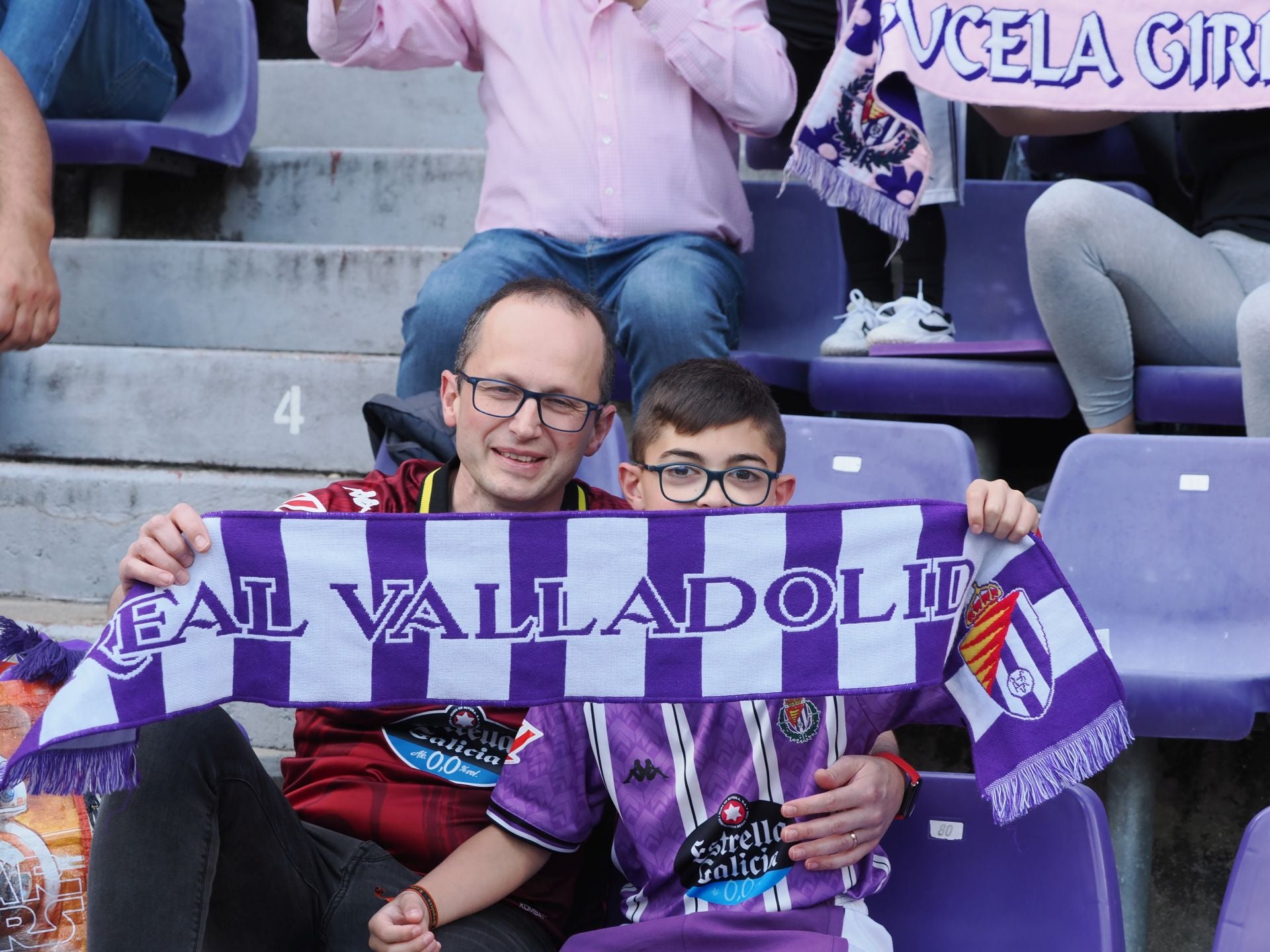 Búscate en la grada del estadio José Zorrilla (1/4)