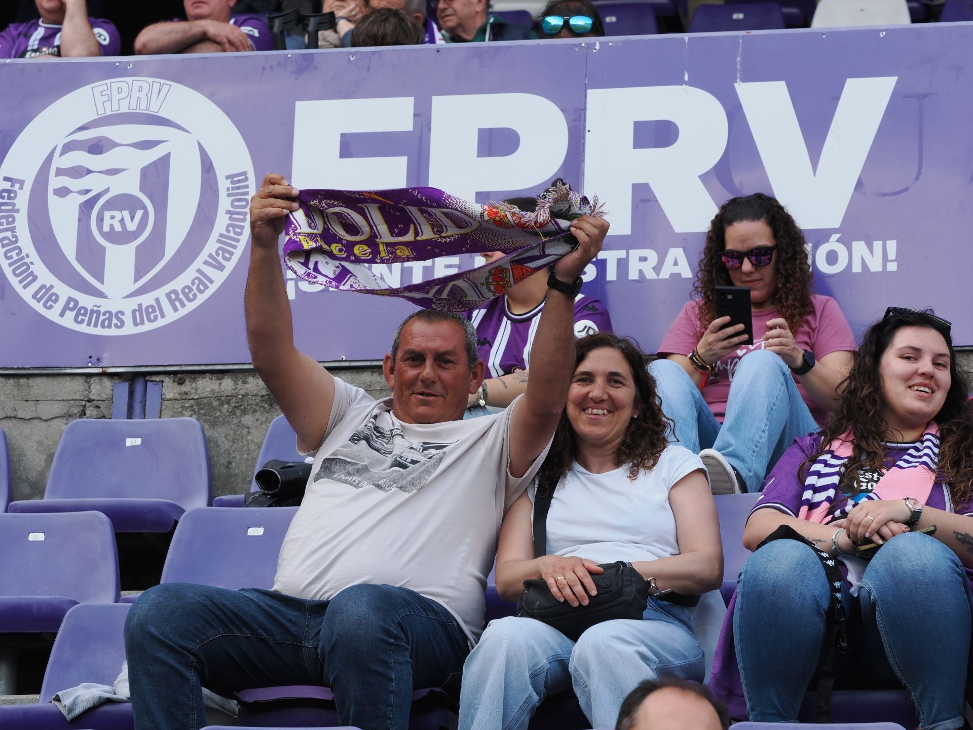 Búscate en la grada del estadio José Zorrilla (1/4)